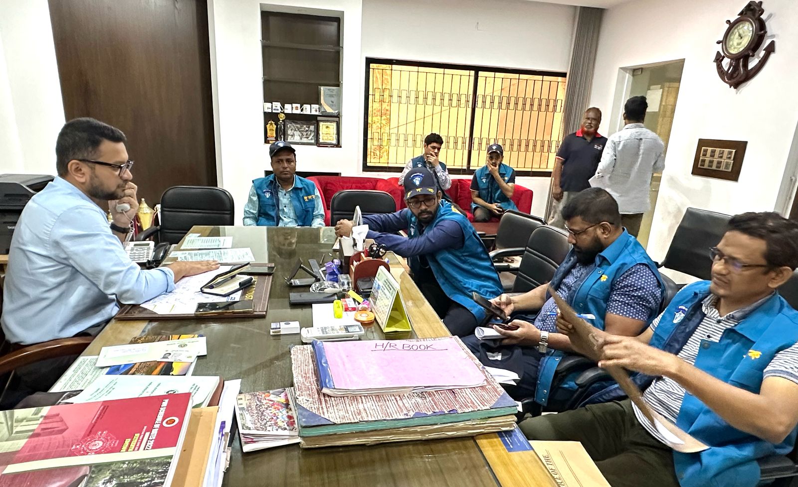 অনিয়ম ও দুর্নীতির অভিযোগে গণপূর্ত বিভাগে দুদকের অভিযান