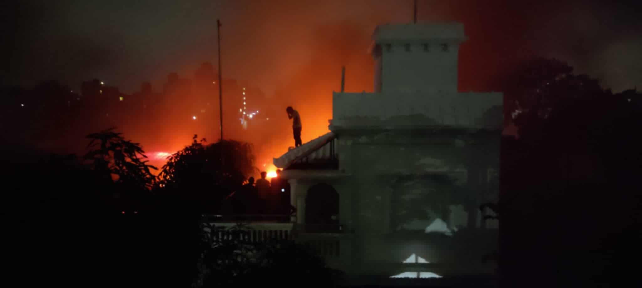 নারায়ণগঞ্জে পৃথক দুই জায়গায় আগুন