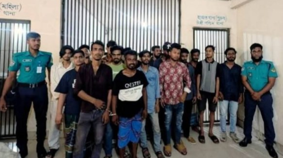 টঙ্গীতে পুলিশের জোরালো অভিযানে গ্রেফতার ১৭ জন