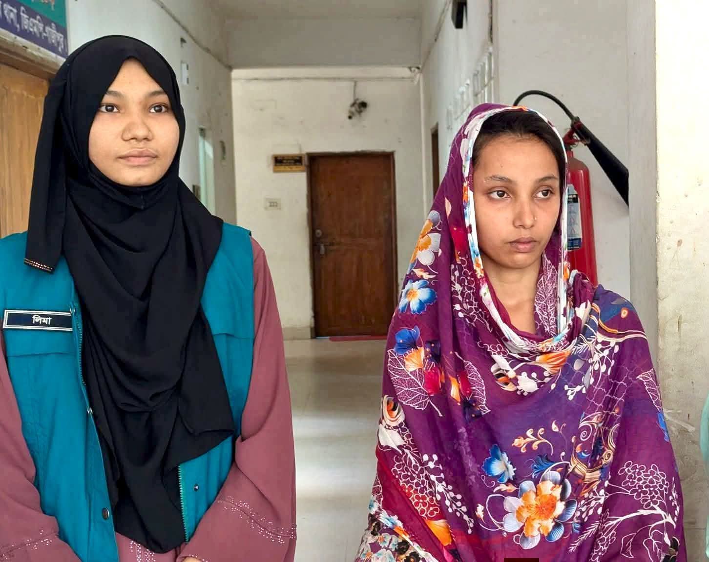 স্বামীর গোপনাঙ্গ কর্তন করে রক্তমাখা ছুরিসহ থানায় স্ত্রী
