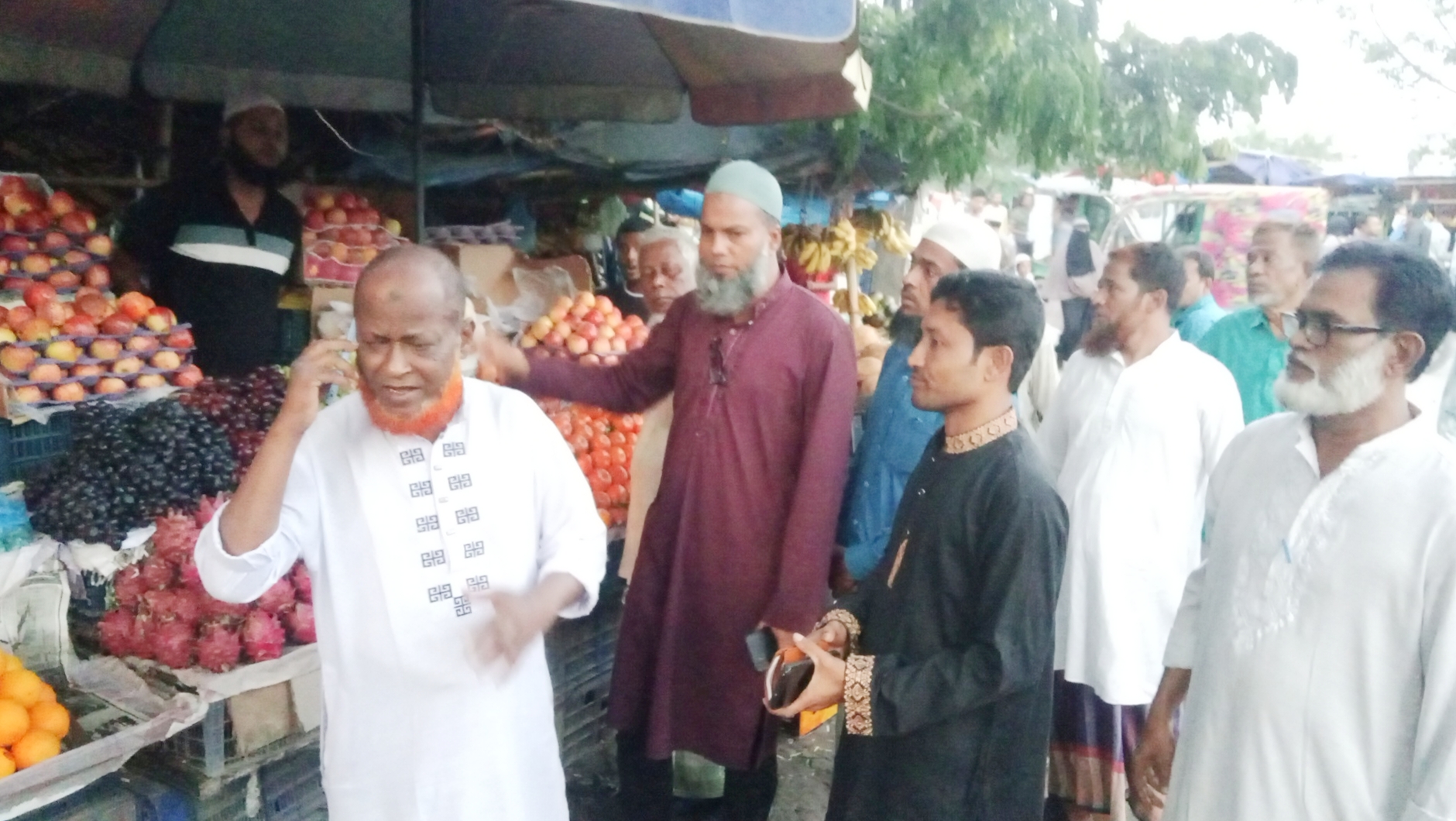 সিদ্ধিরগঞ্জ পুলে যানজট নিরসন ও চাঁদাবাজমুক্ত রাখার ঘোষণা যুবদল নেতা শহিদুলের